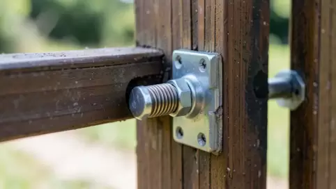 elektrozaczep do furtki jak działa